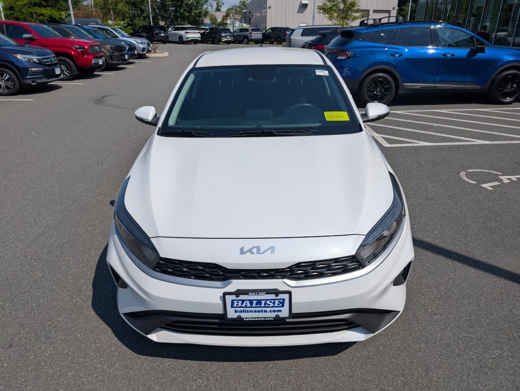 Used 2024 Kia Forte LXS w/ LXS Technology Package FWD image 5