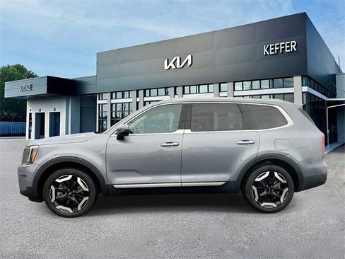 Certified 2025 Kia Telluride S image 5