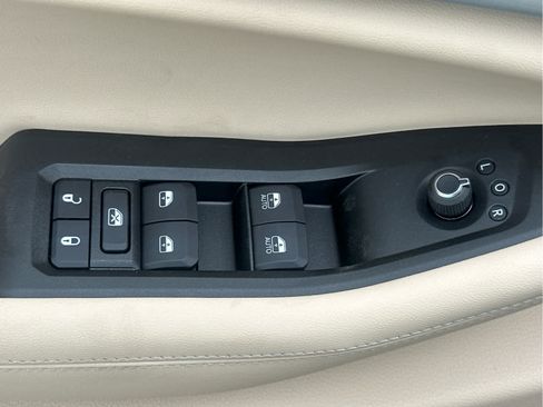 New 2025 Jeep Grand Cherokee L Limited w/ Luxury Tech Group II image 28