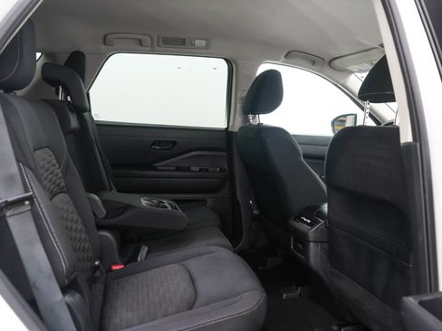Used 2024 Nissan Pathfinder SV AWD/4WD image 13