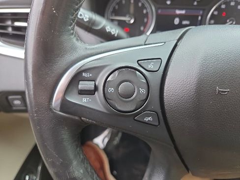 Used 2020 Buick Enclave Essence FWD image 57