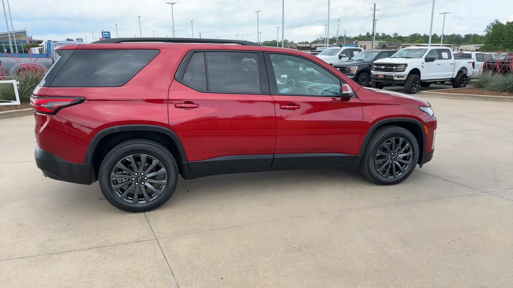 Used 2023 Chevrolet Traverse RS AWD/4WD image 8