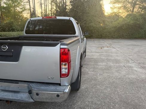 Used 2013 Nissan Frontier SV w/ SV Value Truck Pkg image 8