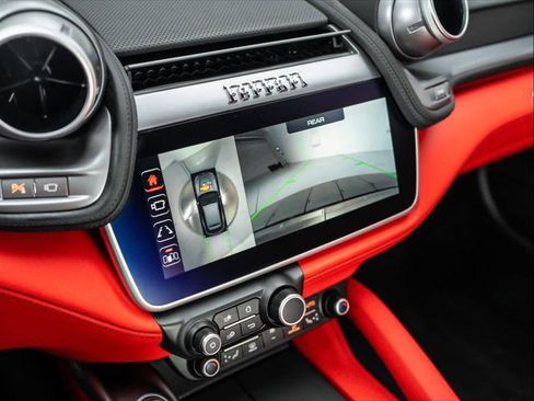 Used 2019 Ferrari GTC4Lusso image 27