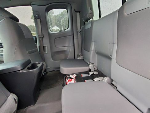 Used 2015 Toyota Tacoma 4x4 Access Cab V6 w/ TRD Sport Package image 5