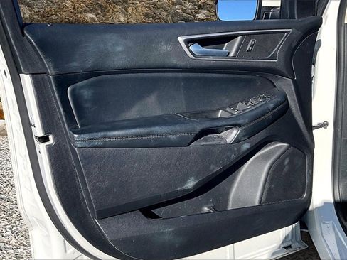 Used 2022 Ford Edge SEL w/ Convenience Package image 21