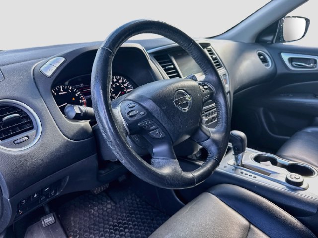 Used 2019 Nissan Pathfinder SL AWD/4WD image 11
