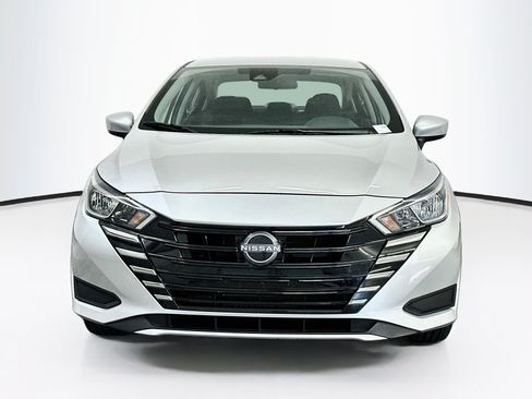 Used 2024 Nissan Versa SV FWD image 2