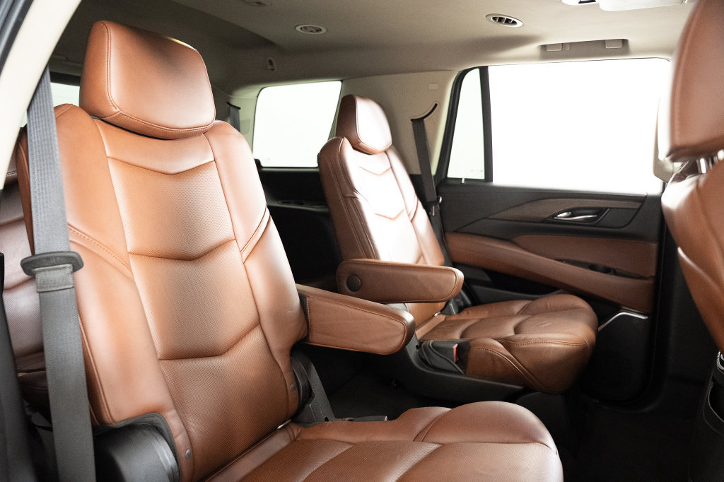 Used 2020 Cadillac Escalade Premium Luxury RWD image 22