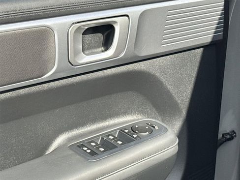 Used 2025 Hyundai Santa Fe SEL image 21