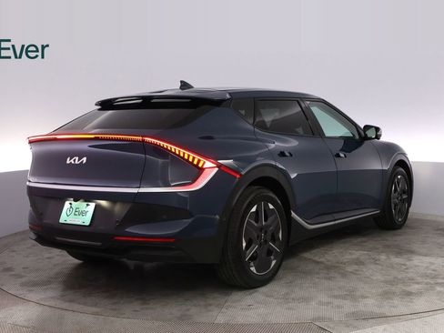 Used 2025 Kia EV6 Light w/ Light LR Technology Package RWD image 3
