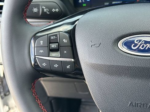 Used 2022 Ford Escape SEL w/ SEL Stealth AWD Package image 16