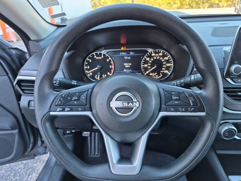 Used 2024 Nissan Altima 2.5 SV image 26