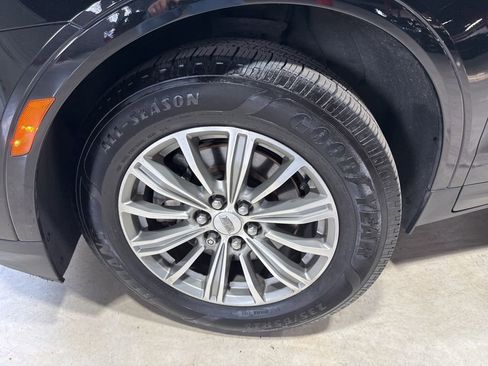 Used 2019 Cadillac XT5 Luxury AWD/4WD image 2