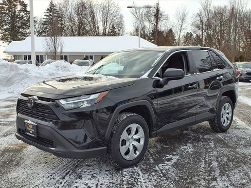 Used 2023 Toyota RAV4 LE image 3