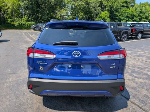 Used 2023 Toyota Corolla Cross LE w/ Moonroof Package AWD/4WD image 7