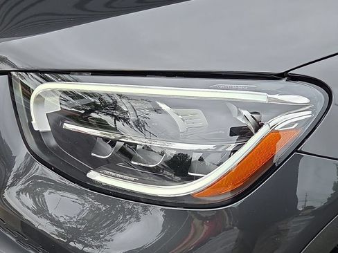 Used 2022 Mercedes-Benz GLC 300 4MATIC image 25