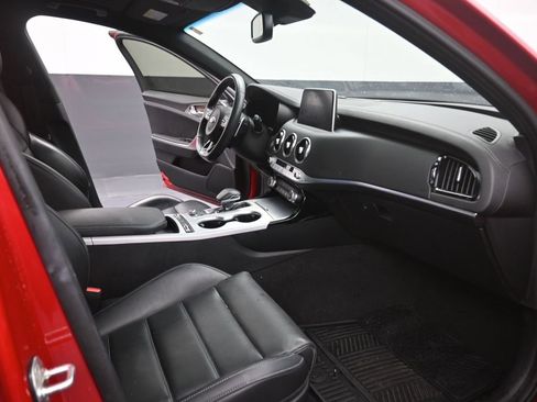 Used 2021 Kia Stinger GT2 image 24