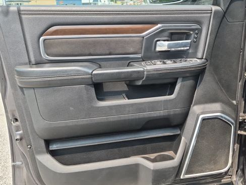 Used 2022 RAM 3500 Laramie AWD/4WD image 9