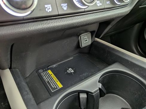 Used 2024 Honda HR-V EX-L image 10