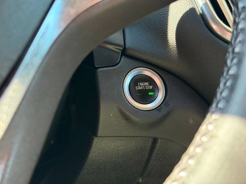 Used 2020 Chevrolet Equinox LT FWD image 20