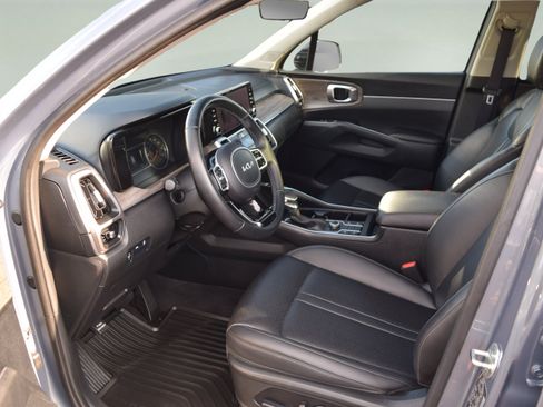 Used 2022 Kia Sorento S w/ Panoramic Sunroof Package AWD/4WD image 9