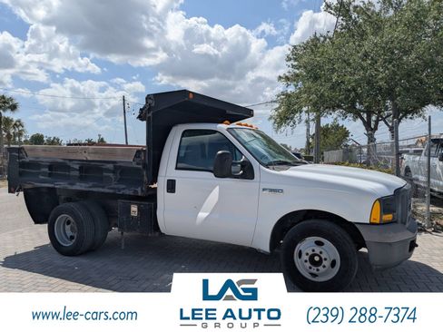 Used 2005 Ford F350 XL image 1