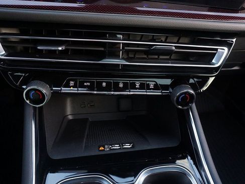 New 2026 Chevrolet Traverse Z71 w/ Enhanced Driving Package image 16