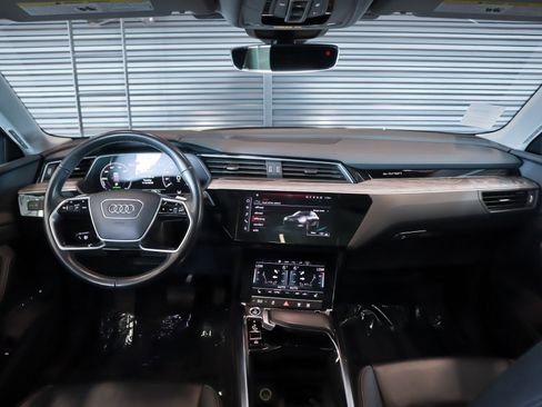 Used 2023 Audi e-tron Premium w/ Convenience Plus Package image 10