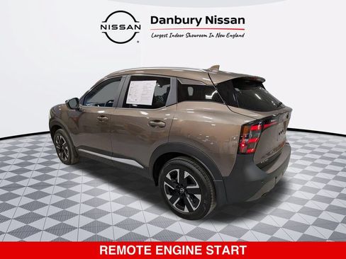 Certified 2025 Nissan Kicks SV w/ SV Premium Package AWD/4WD image 6