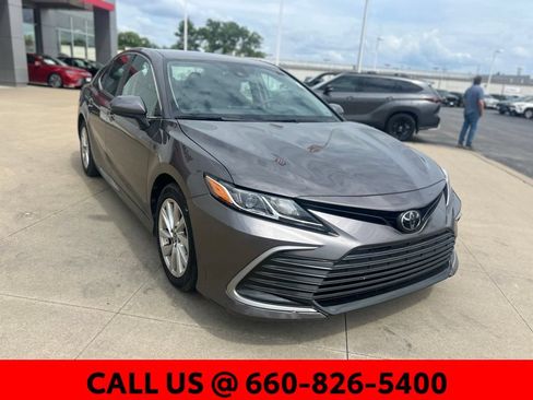 Used 2023 Toyota Camry LE FWD image 4