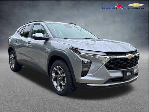 Used 2025 Chevrolet Trax LT w/ LT Convenience Package FWD image 1