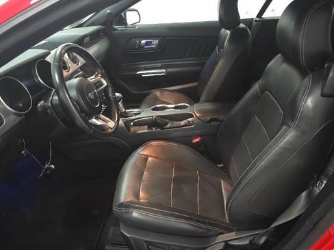 Used 2021 Ford Mustang GT Premium RWD image 7