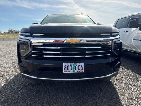 Used 2025 Chevrolet Tahoe LT AWD/4WD image 2