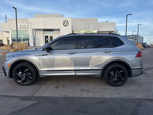 Certified 2024 Volkswagen Tiguan SE R-Line image 2
