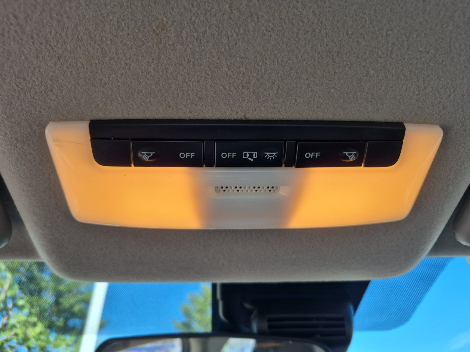 Used 2025 Nissan Versa S FWD image 34