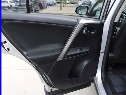 Used 2014 Toyota RAV4 XLE FWD image 24