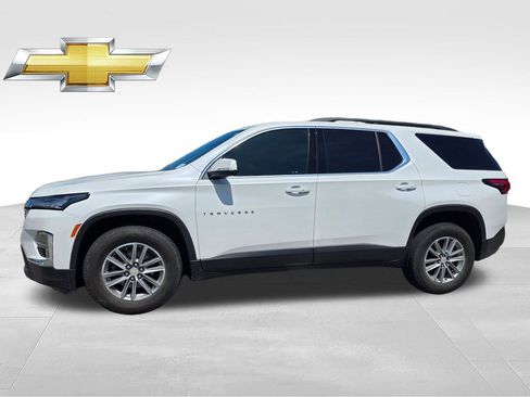 Certified 2023 Chevrolet Traverse LT FWD image 3