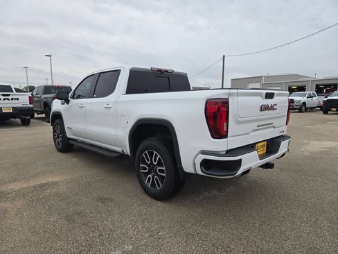Used 2021 GMC Sierra 1500 AT4 w/ AT4 Value Package AWD/4WD image 5