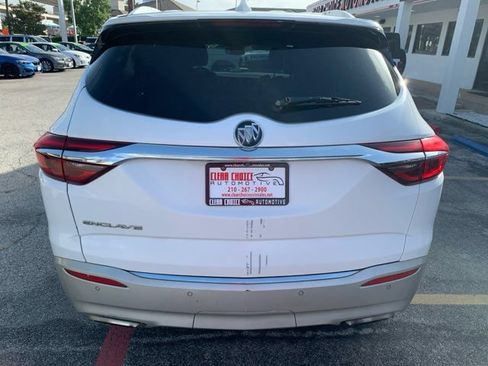 Used 2020 Buick Enclave Essence FWD image 3