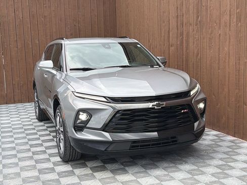 Used 2025 Chevrolet Blazer RS FWD image 13