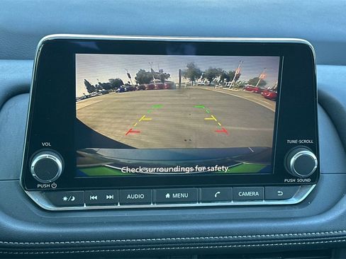 Used 2024 Nissan Rogue SV image 23