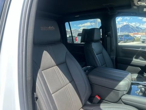 New 2026 Chevrolet Suburban High Country AWD/4WD image 18