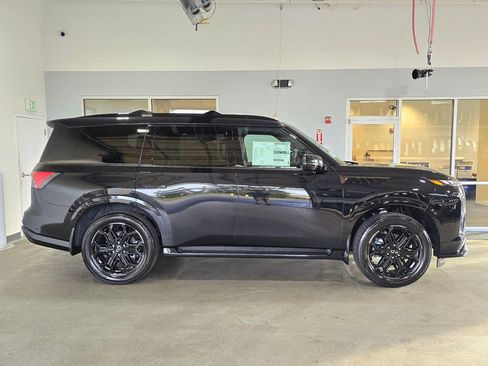 New 2026 INFINITI QX80 4WD w/ Sport Exterior Package image 4