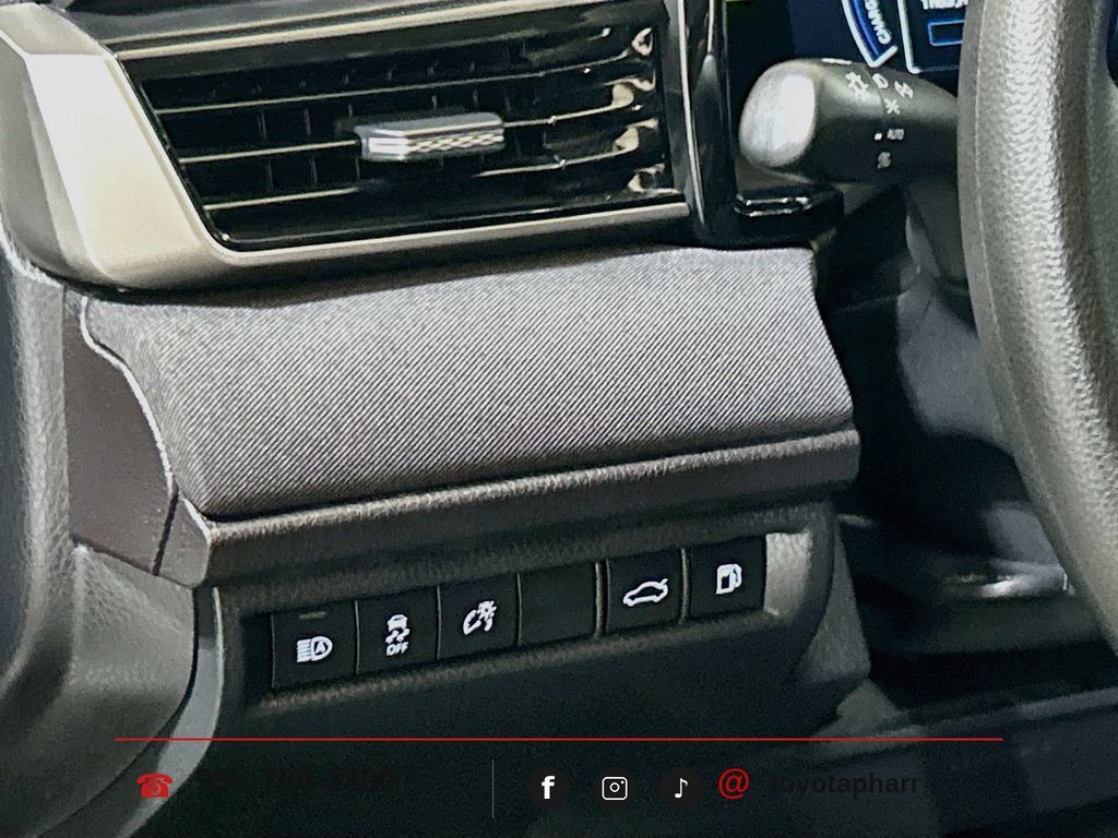 Used 2025 Toyota Camry LE FWD image 9