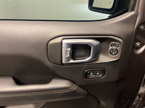 Used 2021 Jeep Wrangler Unlimited Sahara image 18