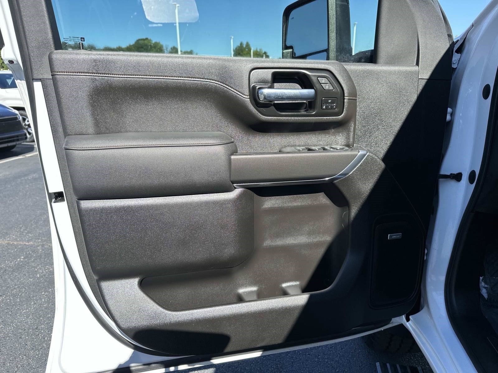 Used 2022 GMC Sierra 2500 AT4 w/ AT4 Preferred Package AWD/4WD image 14