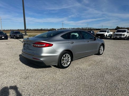 Used 2020 Ford Fusion SE image 4