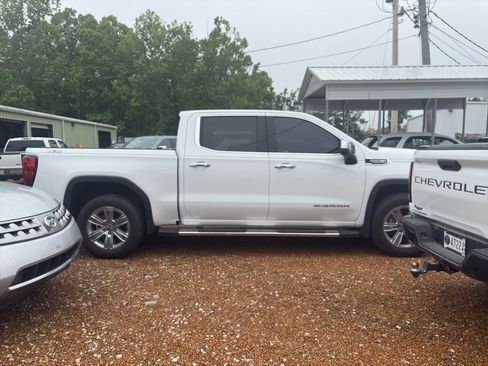 Used 2023 GMC Sierra 1500 SLT w/ SLT Premium Package AWD/4WD image 1