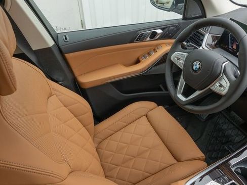 New 2025 BMW X7 xDrive40i image 24